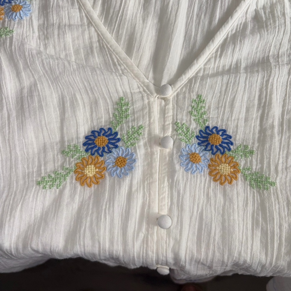 Old Navy White Blouse with Blue and Yellow Embroidery - Picture 3 of 4